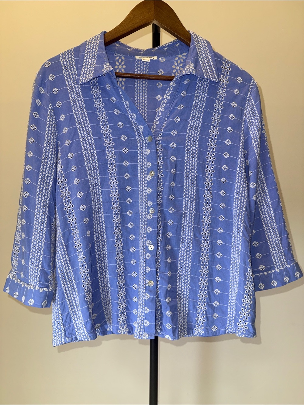 ✨ Ultra Pink Periwinkle Blue Eyelet Stripe Button-Down Blouse ✨ Size S